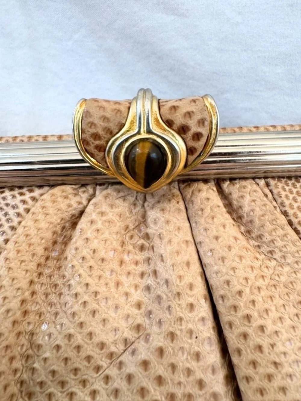 ✨ RARE ARCHIVAL PIECE ✨ Authentic Vintage 1980s Judith Leiber Lizard Skin Clutch